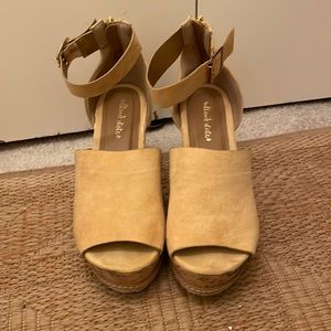 Altar’d State Mustard Cork Wedges Sz 8.5